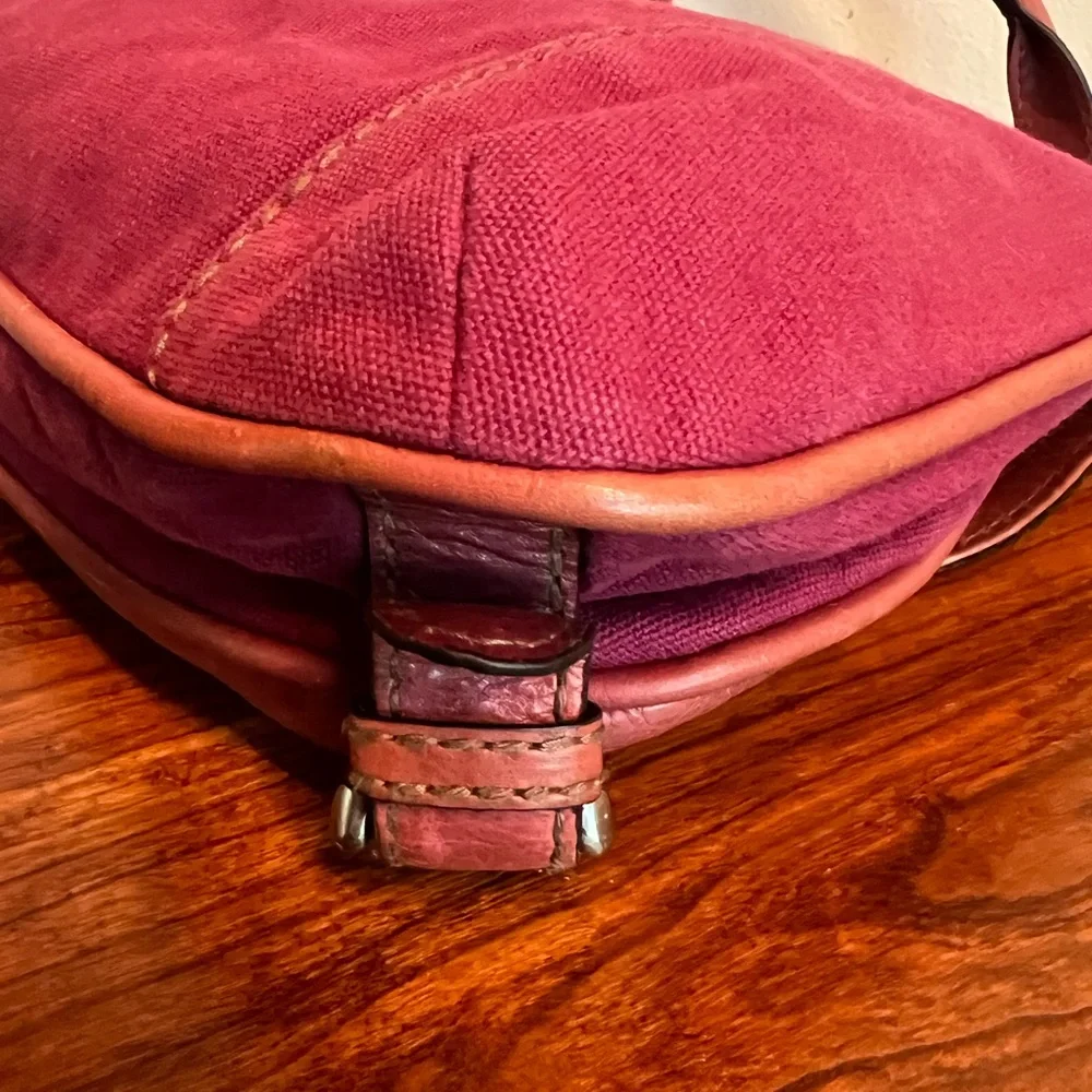 Fossil cranberry crossbody Leather Shoulder Bag with dual straps several pockets
